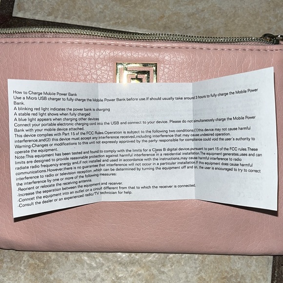 Liz Claiborne iPhone or Andriod charging wallet - Picture 7 of 7